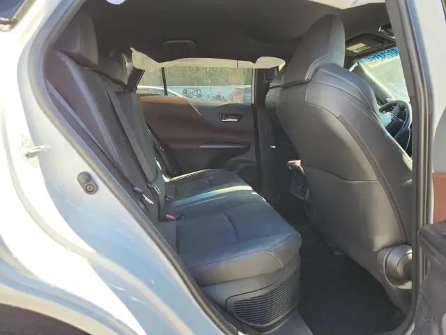 2024 TOYOTA VENZA LE  