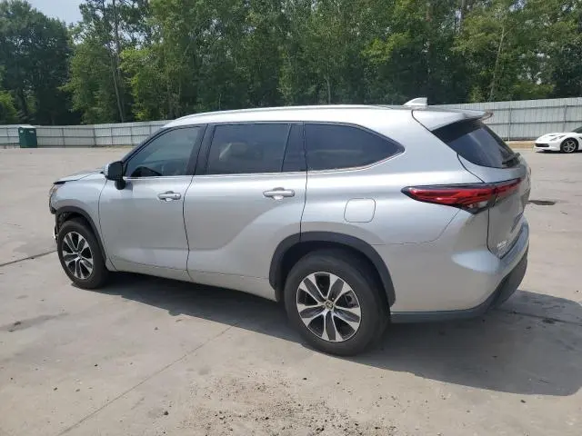 2020 TOYOTA HIGHLANDER XLE  
