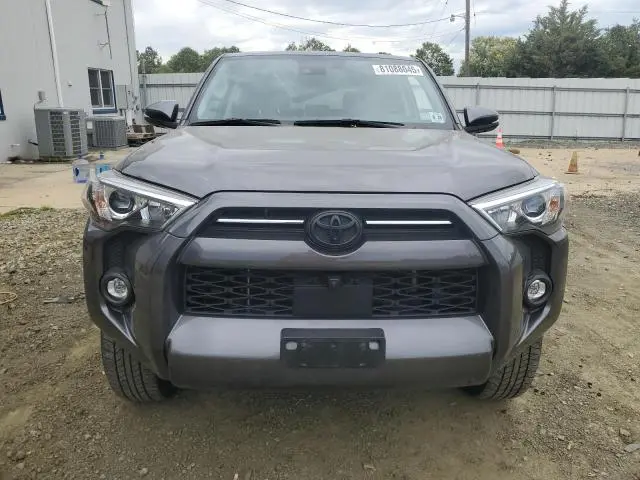2023 TOYOTA 4RUNNER SE