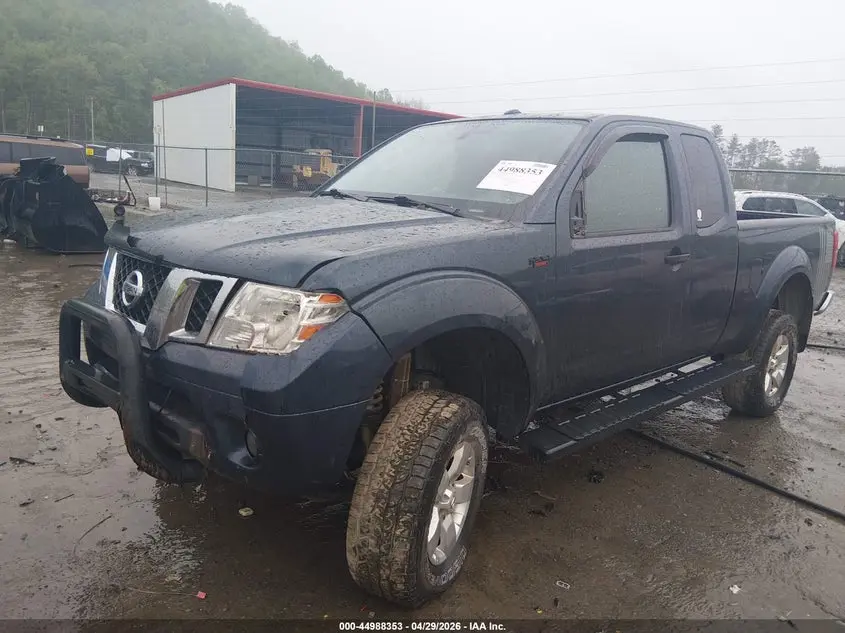 2017 NISSAN FRONTIER SV