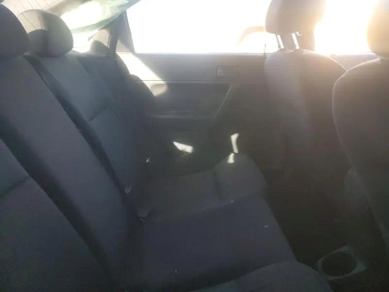 2010 FORD FOCUS SE  