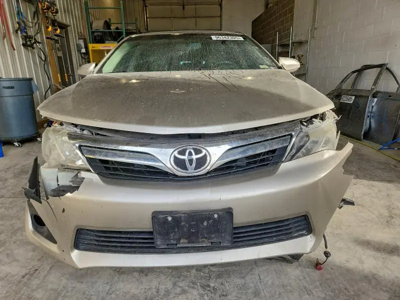 2014 TOYOTA CAMRY SE  