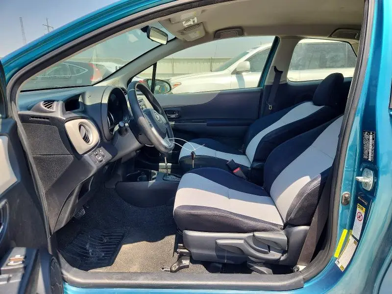 2013 TOYOTA YARIS 3-DOOR LE  