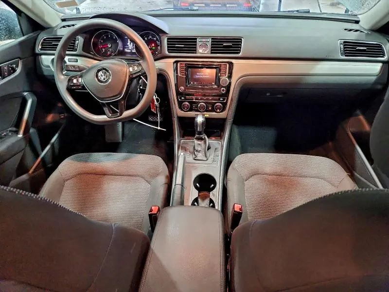 2016 VOLKSWAGEN PASSAT S  