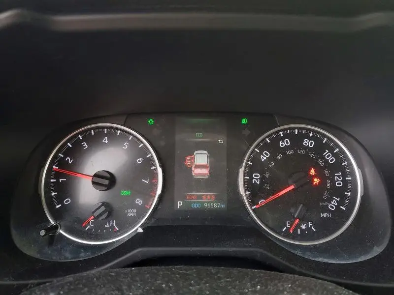 2021 TOYOTA RAV4 XLE  