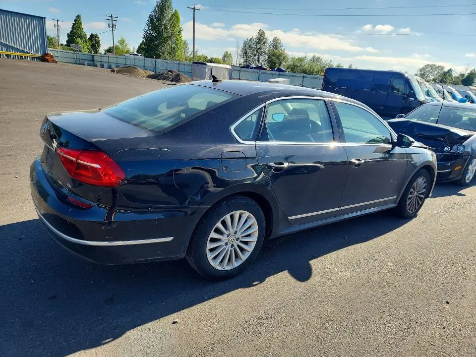 2016 VOLKSWAGEN PASSAT SE  