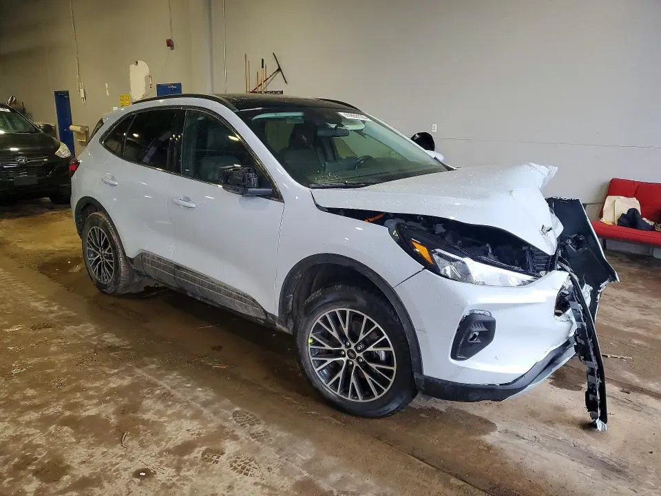 2025 FORD ESCAPE   