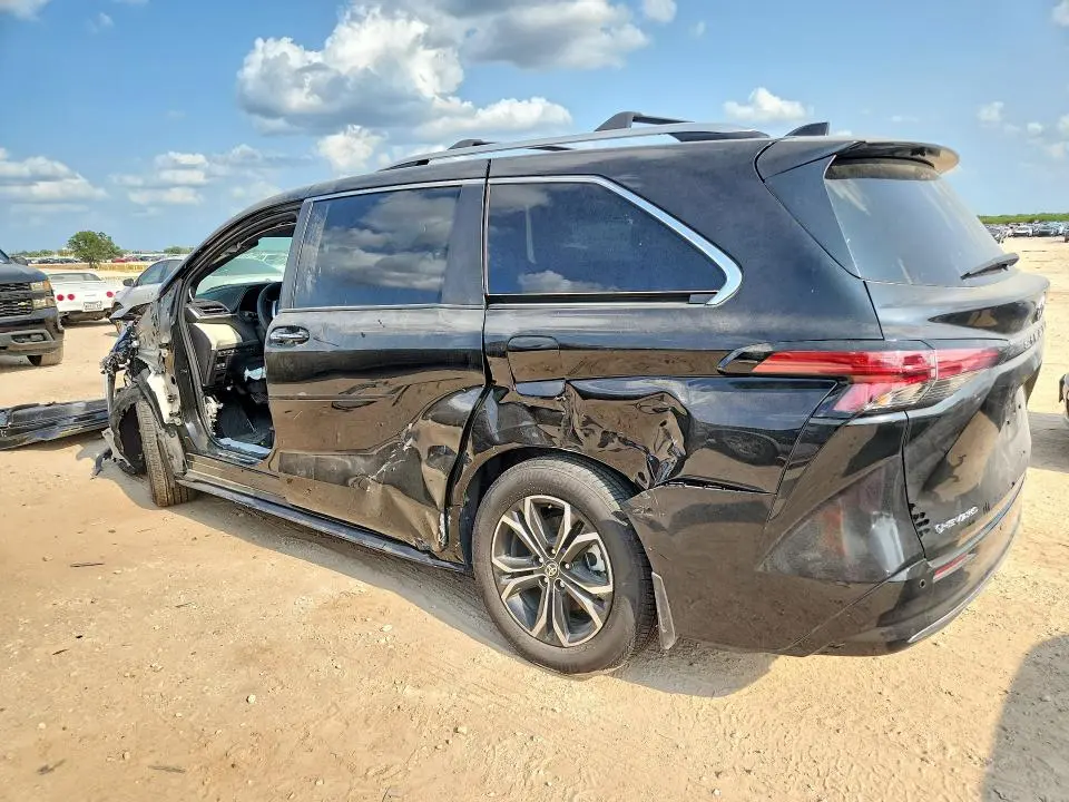 2025 TOYOTA SIENNA PLATINUM 7-PASSENGER  