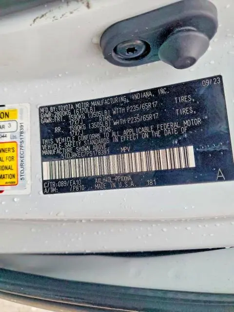 2023 TOYOTA SIENNA XLE  