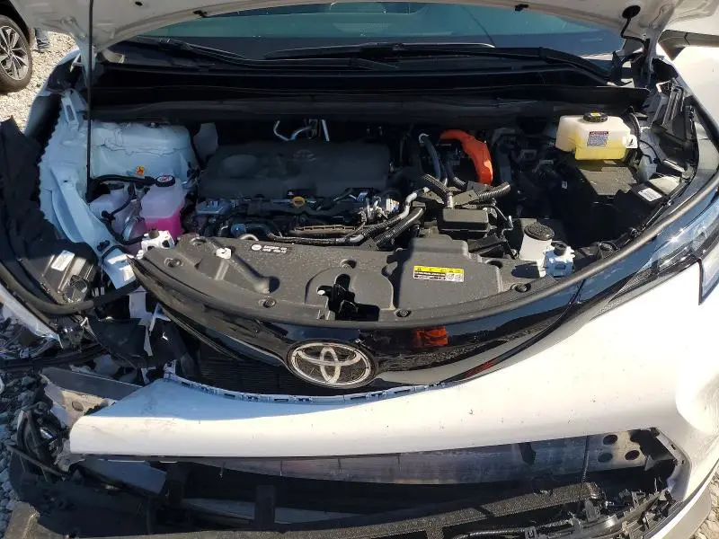 2026 TOYOTA SIENNA WOODLAND EDITION  