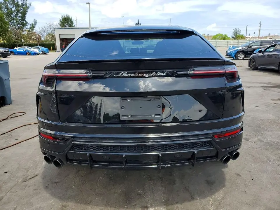 2020 LAMBORGHINI URUS   