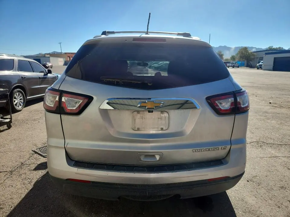 2015 CHEVROLET TRAVERSE LS  