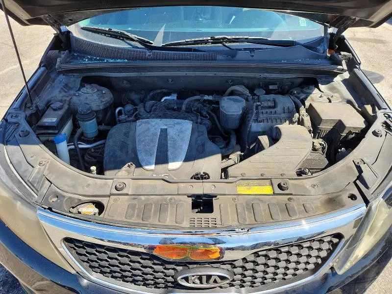 2011 KIA SORENTO LX  