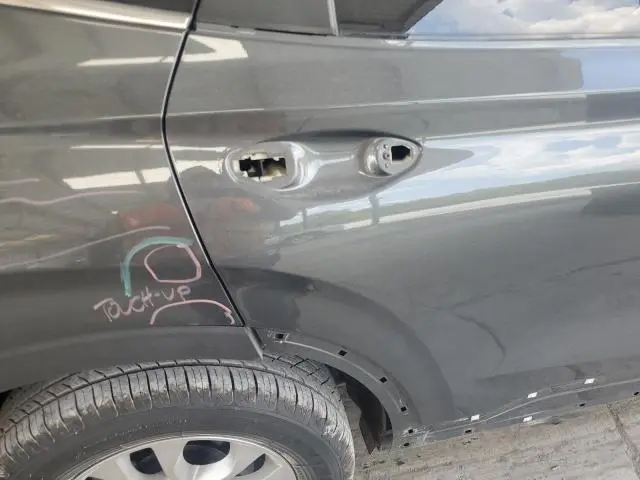 2020 HYUNDAI SANTA FE SE  