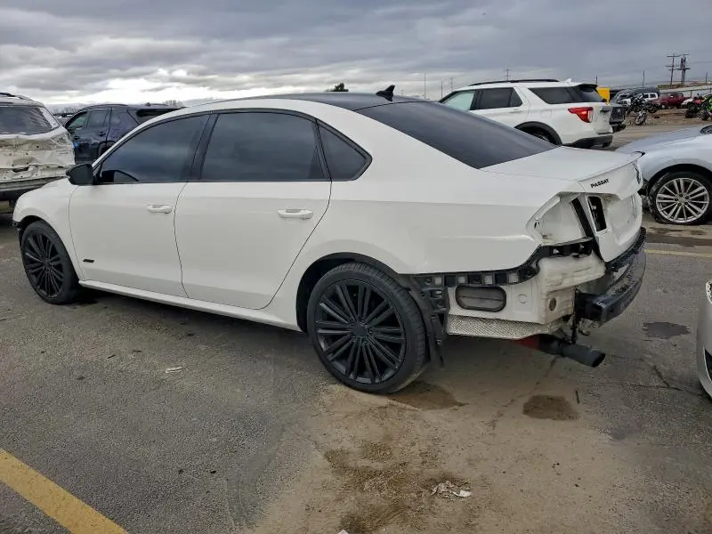 2015 VOLKSWAGEN PASSAT SE  