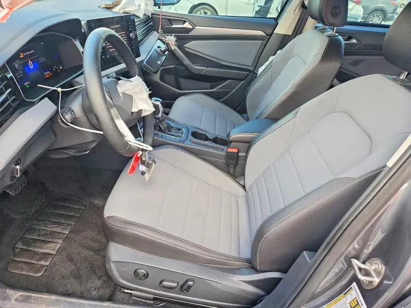 2025 VOLKSWAGEN JETTA SE  