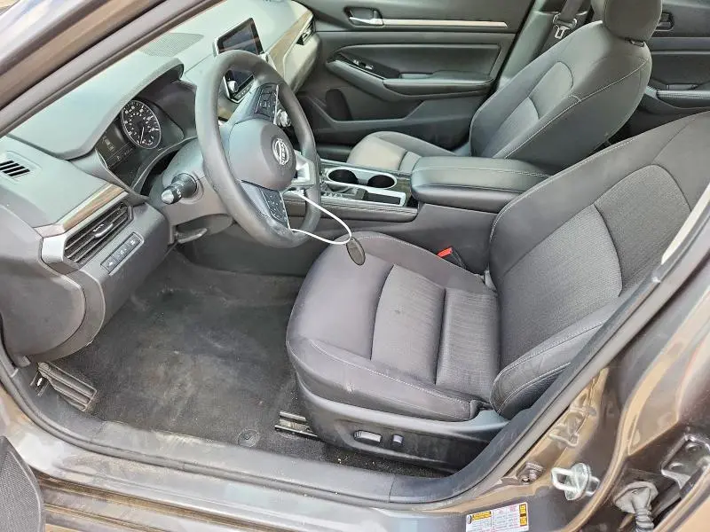 2023 NISSAN ALTIMA SV  