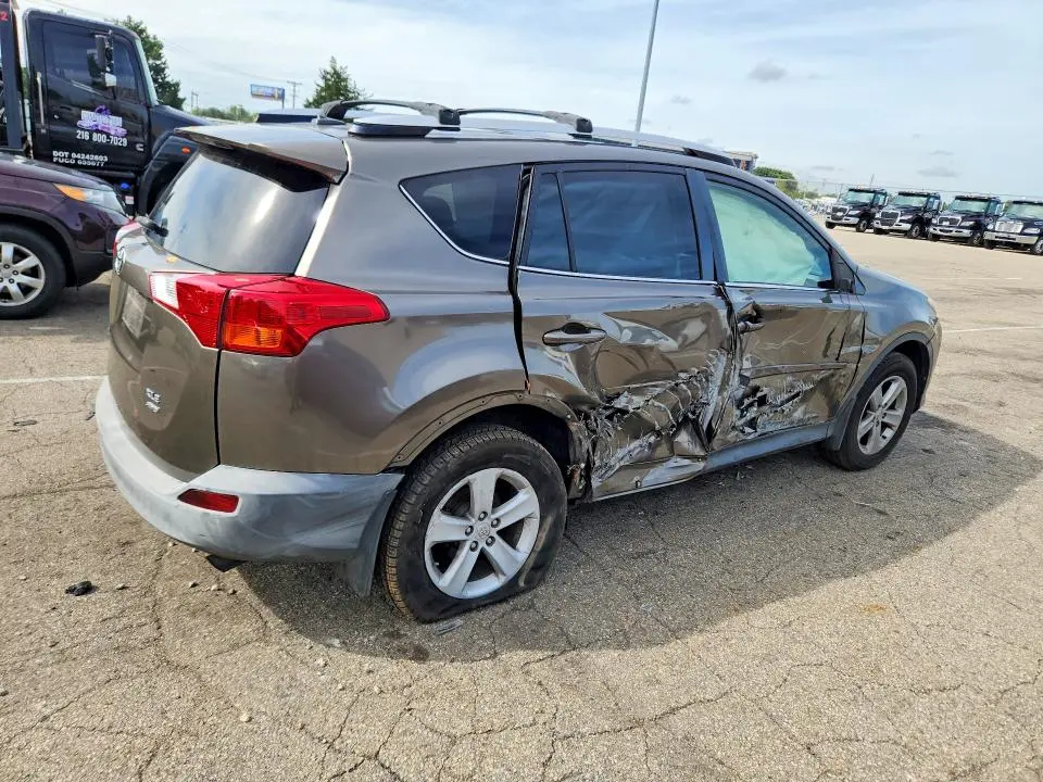 2014 TOYOTA RAV4 XLE  