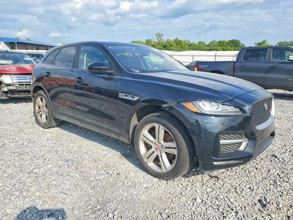 2017 JAGUAR F-PACE R - SPORT  