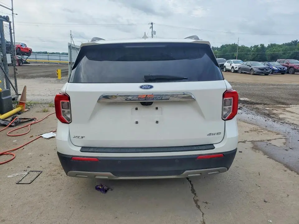 2022 FORD EXPLORER XLT  