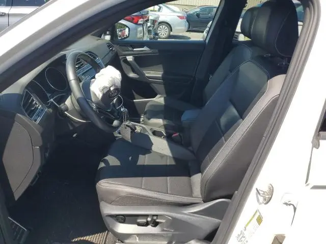 2021 VOLKSWAGEN TIGUAN SE  