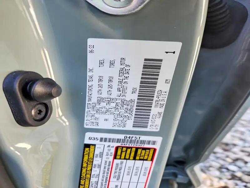 2022 TOYOTA TUNDRA SR5  