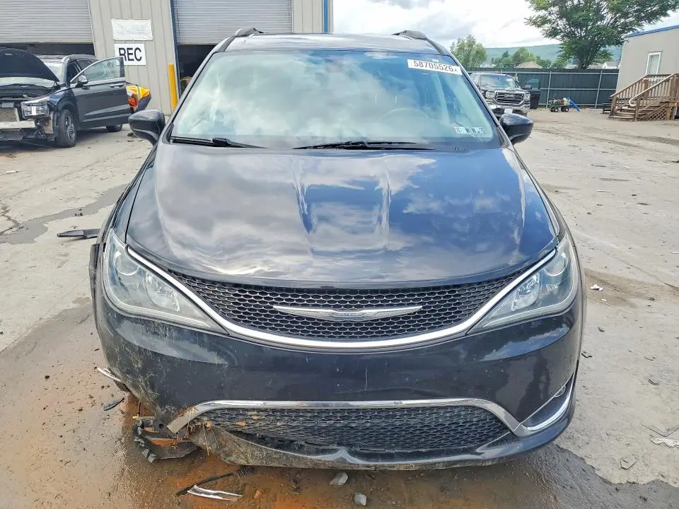 2017 CHRYSLER PACIFICA TOURING L  