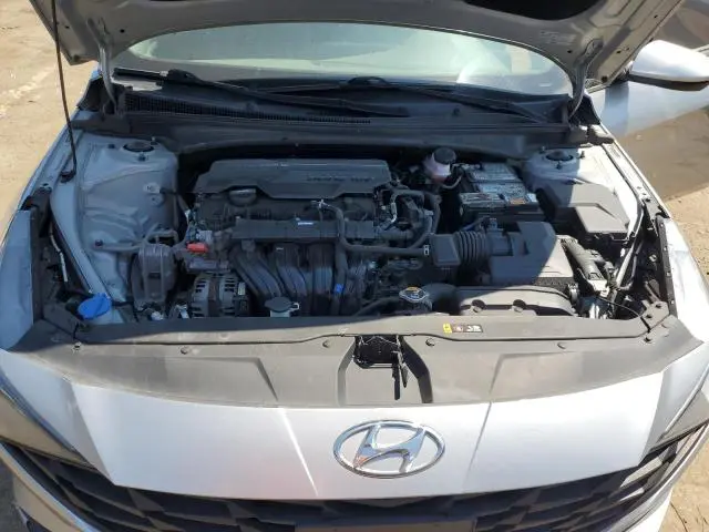 2021 HYUNDAI ELANTRA SE  