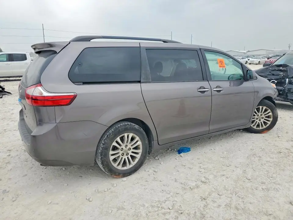 2017 TOYOTA SIENNA XLE 8-PASSENGER  