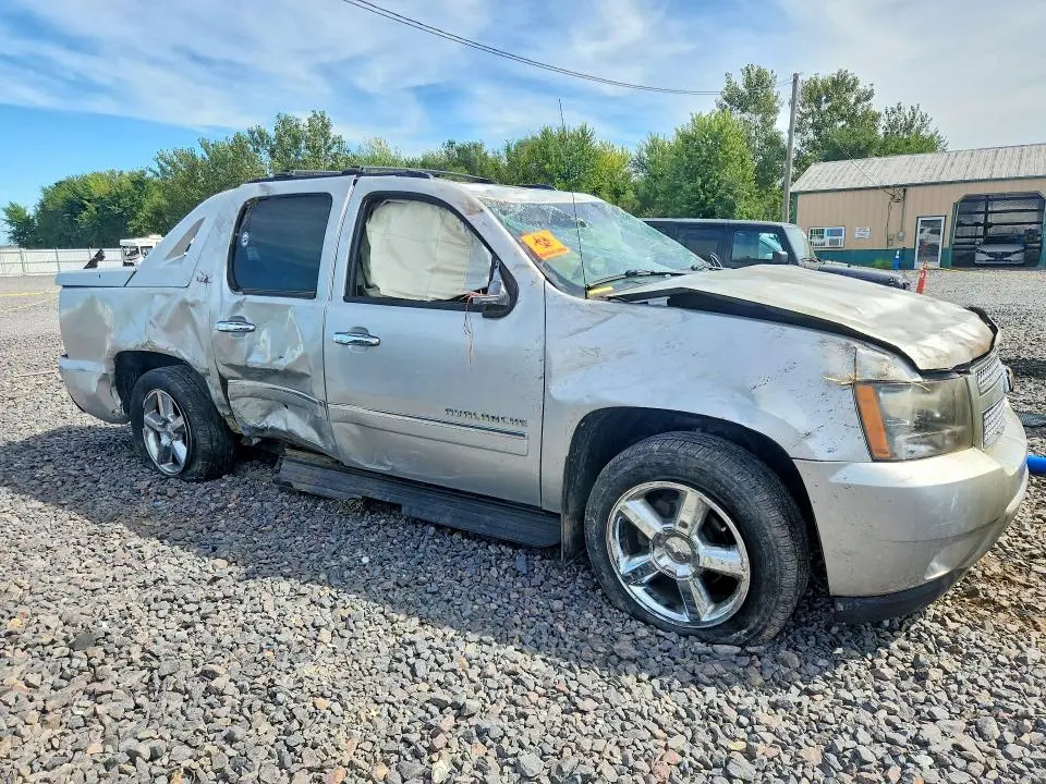 2011 CHEVROLET AVALANCHE LTZ  