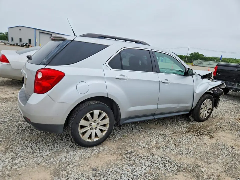 2011 CHEVROLET EQUINOX LT  