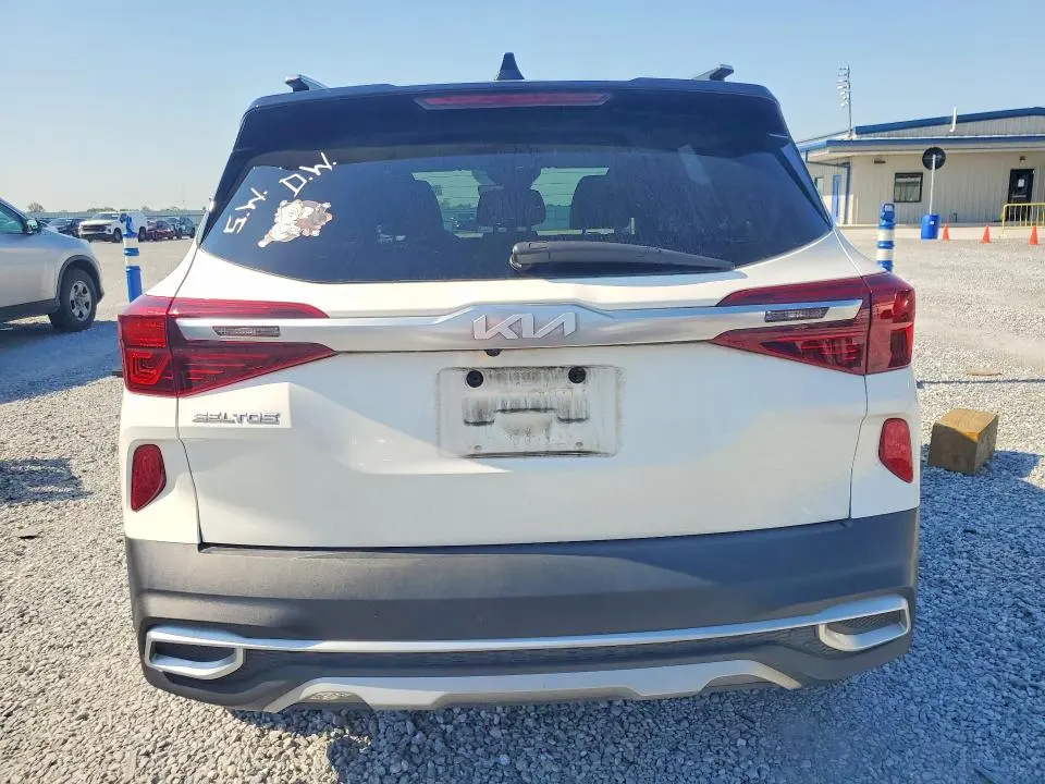 2022 KIA SELTOS S  
