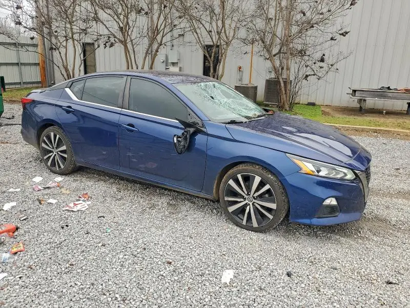 2021 NISSAN ALTIMA SR  