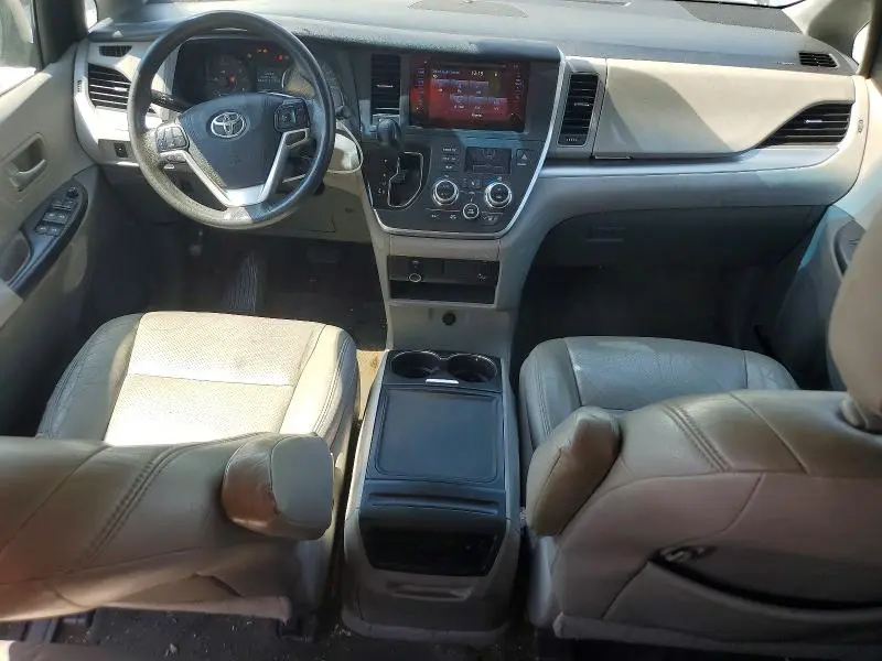 2015 TOYOTA SIENNA LE  