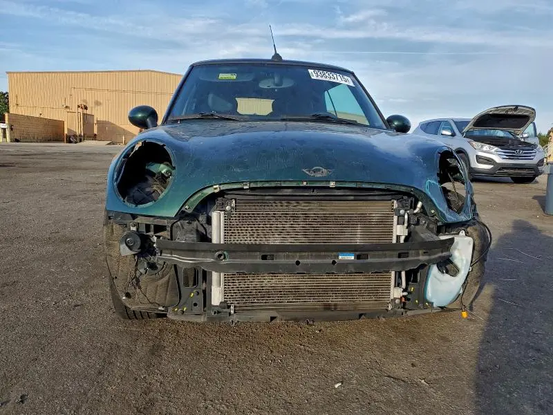 2011 MINI COOPER   