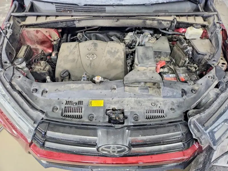 2018 TOYOTA HIGHLANDER SE  