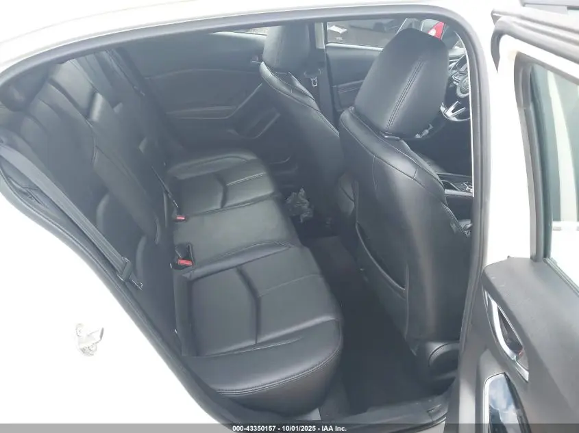 2017 MAZDA MAZDA3 TOURING