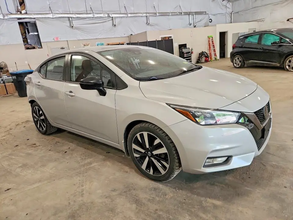2021 NISSAN VERSA SR  
