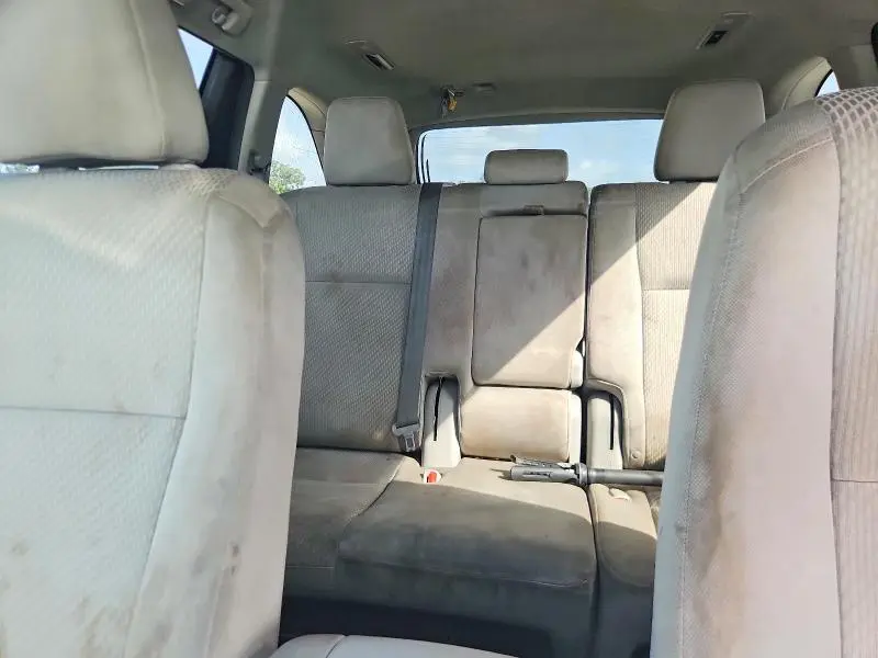2015 TOYOTA HIGHLANDER LE  
