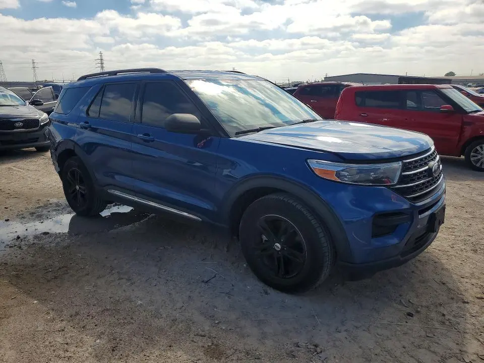 2022 FORD EXPLORER XLT  