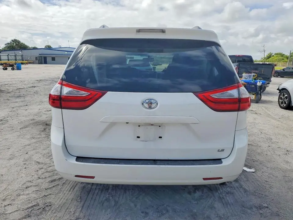 2017 TOYOTA SIENNA LE 8-PASSENGER  