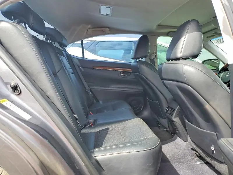 2013 LEXUS ES 300H  