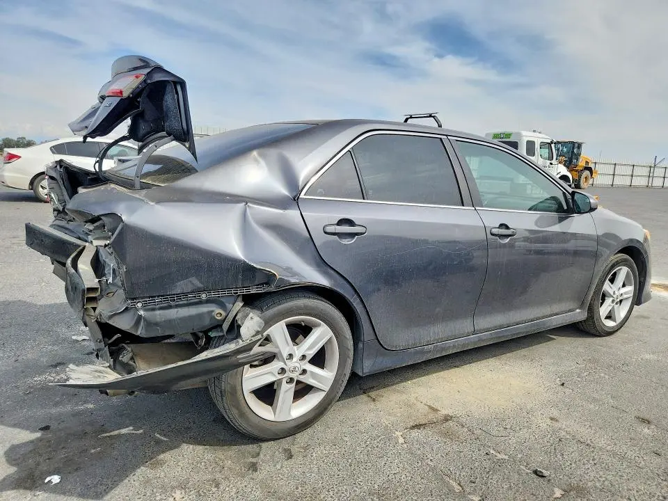 2012 TOYOTA CAMRY SE  