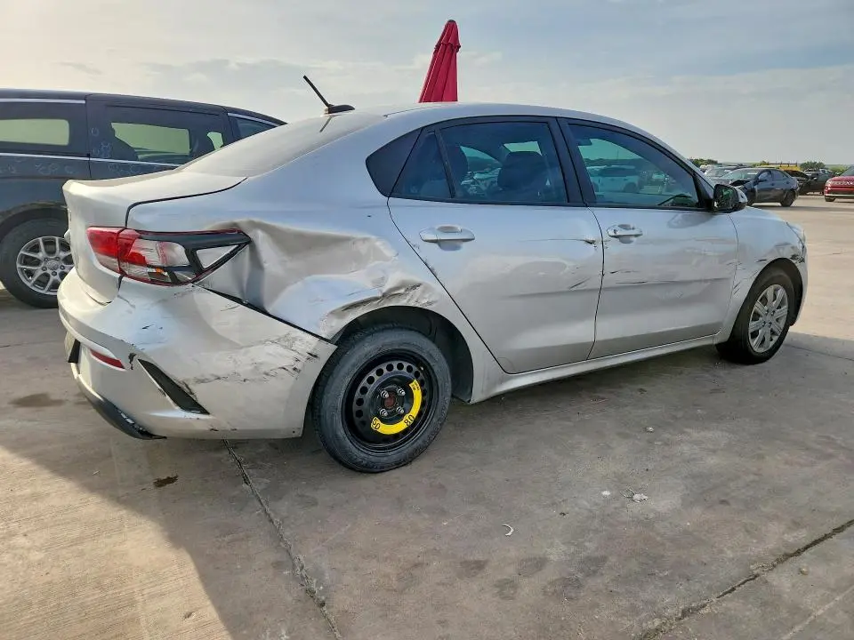 2022 KIA RIO LX  