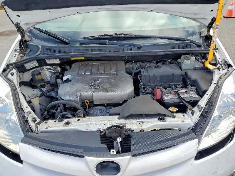 2010 TOYOTA SIENNA CE  