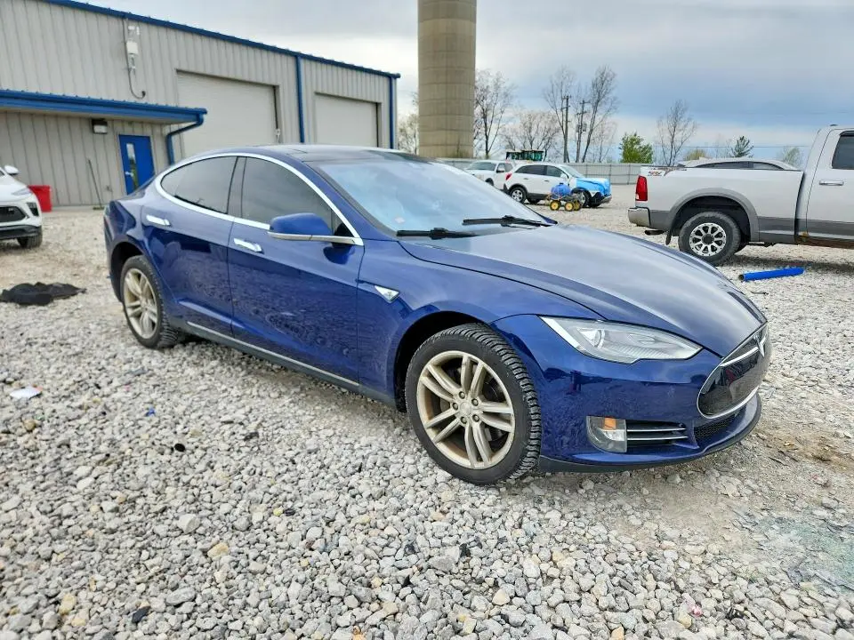 2015 TESLA MODEL S 70D  