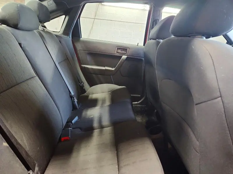 2010 FORD FOCUS SE  