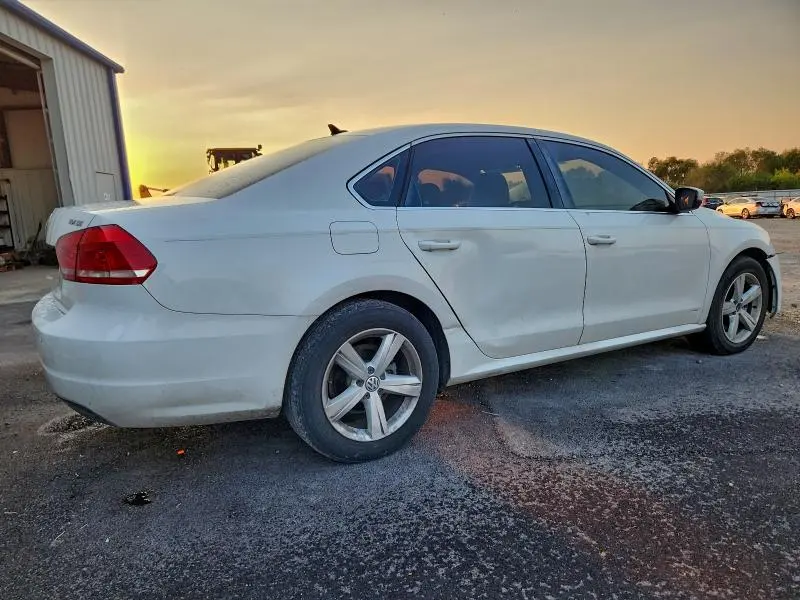 2013 VOLKSWAGEN PASSAT SE  