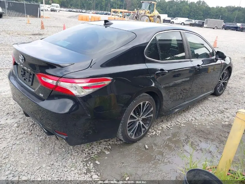 2020 TOYOTA CAMRY SE