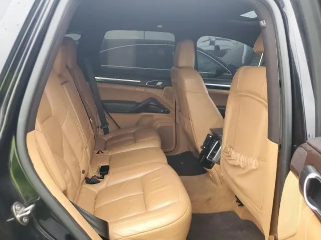 2016 PORSCHE CAYENNE   